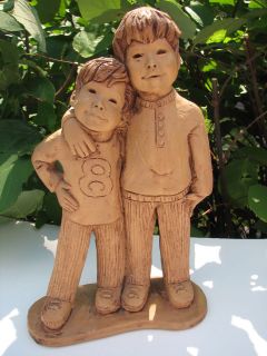 LEE BORTIN CLAY SCULPTURE TWO BROTHERS HUGGUNG EACH OTHER 13.25 