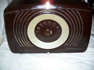 RCA Victor vintage tube type radio 115 AC/DC 50 60 30W dark brown 