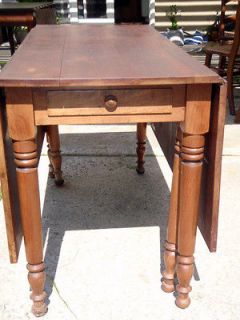 Antique 1800s Gate leg drop leaf dining table with one drawer