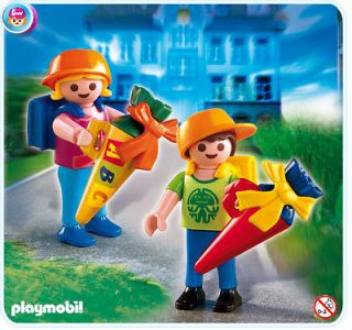 PLAYMOBILSpecial 4686 Childs First Day SchoolNEW