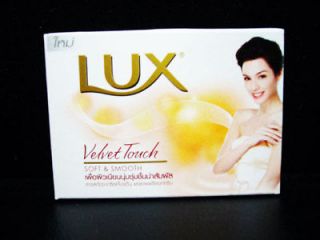 LUX VELVET TOUCH SOFT & SMOOTH WITH SILK PROTEIN & APRICOT CREAM 