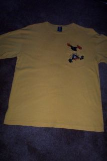 Warner Bros Daffy Duck Medium Yellow T shirt with Daffy Falling 