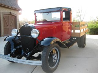    Other truck 1933 Restored Chevy 1 1/2 ton Dual tire flat bed truck