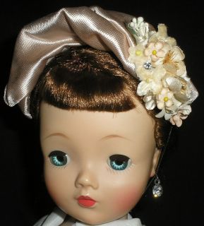 Beautiful decorated Champagne Bandeau 50s style hat Cissy N/R