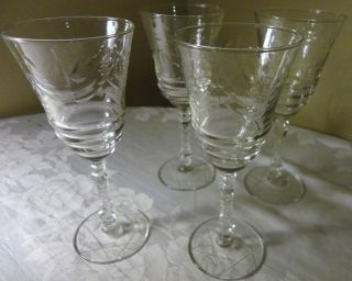 VINTAGE / ANTIQUE SET OF 4 CRYSTAL ETCHED WINE CHAMPAGNE GLASSES
