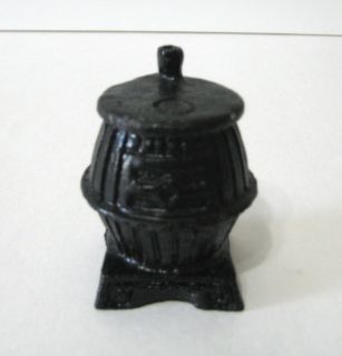 VINTAGE AWESOME BLACK POT BELLY STOVE MINIATURE DOLLHOUSE