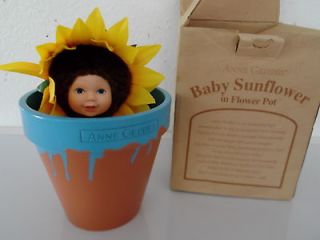 BABY SUNFLOWER DOLL IN FLOWER POT   1999  ANNE GEDDES  ORIGINAL BOX 