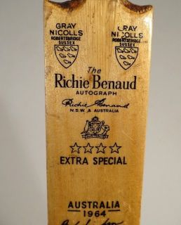 vintage cricket bat in Cricket