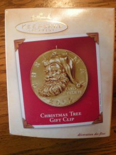   Keepsake Ornament 2002 Christmas Tree Gift Clip Santa Money Clip