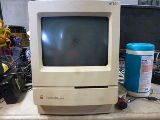 Used Apple Macintosh Classic II Apple Computer Model M4150 for parts*