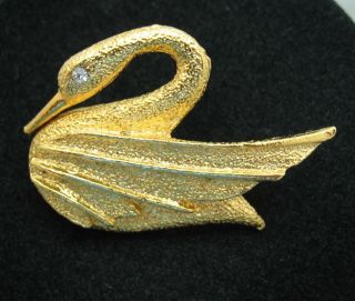   SWAN BROOCH Vintage PIN DOF Dubarry Fifth Avenue Sparkly Finish