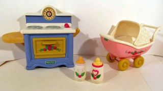 1999 Fisher Price Briarberry Bear STOVE & BABY CARRIAGE & Bottles 