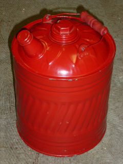 NOS VINTAGE 2 1/2 GALLON FLOWER TOP GAS CAN, RED GALVANIZED METAL