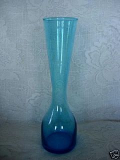 Collectible Aqua/Turquoise Blue Blown Glass Vase   MINT