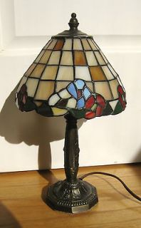   TIFFANY STYLE LEADED STAINED GLASS STAG TABLE LAMP BRASS/BRONZE BASE
