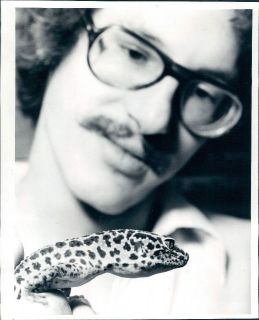 1981 Pet Store Manager Tom Williamson with Pakistan Leopard Gecko Wire 