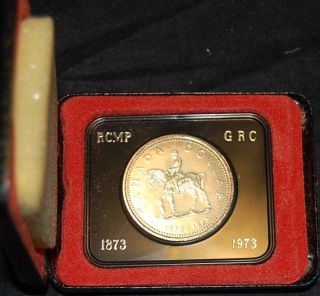 1973 Canada Commerative Silver Dollar Proof Like Coin With Holder 