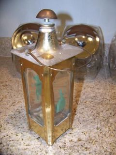 VINTAGE OLD COLLECTOR 1940s BRASS MUSIC BOX BOTTLE DECANTER SINGS HOW 