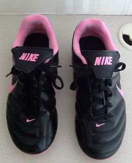 NIKE YOUTH TRACK/SOCCER SHOES IN BLACK AND PINK, SIZE 2