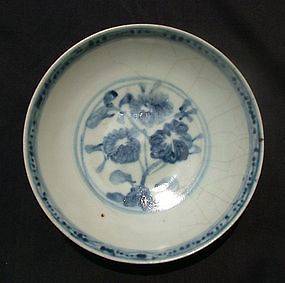 Early Ming Blue and White Dish with Flower