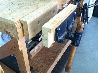 VINTAGE Bench Vise   Wood handle
