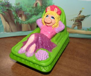   Island Movie Miss Piggy Bath Tub Toy Disney Figurine Cake Topper