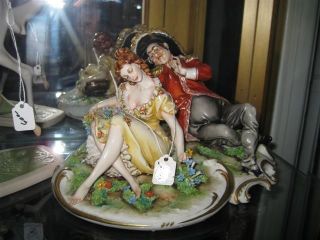 Capodimonte Cappe   Man and Woman with Flowers