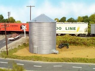 RIX Products HO Scale 33 Foot Tall Corrugated Grain Bin Kit ##0304