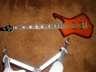 ibanez iceman bass in Bass