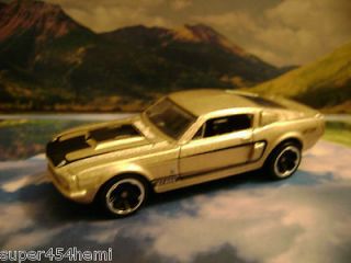 67 FORD SHELBY GT500 2011 HOT WHEELS MUSCLE MANIA SERIES GOLD