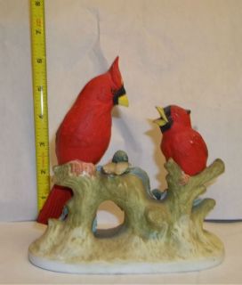   Porcelain Pair of Cardinals Birds Makers Mark KW467 Hand Painted