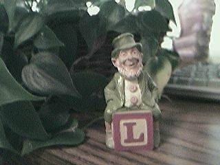 Cairn Studio Tom Clark Gnome~ALPHABET~ L ~Irish Leprechaun Sign Ret 