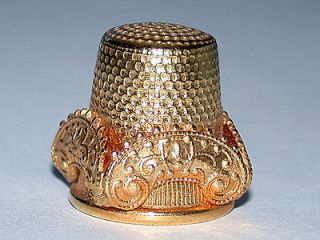 Lovely Vintage Gold Collectible Thimble With Design Plaque On Four 