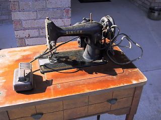 Old Singer Sewing Machine & Table   Pick Up Only in Lake City Forida
