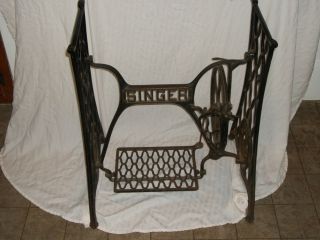 Vintage Antique 1919 Singer Sewing Machine Treadle Cast Iron Base 