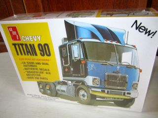   25th scale Model Chevy Titan 90 Cabover ( COE ) Truck/Tractor Kit