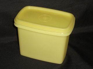 Vintage Tupperware Daffodil Yellow Shelf Savers Storage Container 1243 