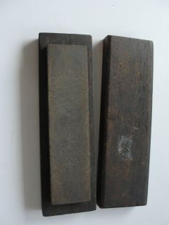 ANTIQUE RAZOR OR KNIFE SHARPENING STONE WITH WOODEN BOX CONTAINER IT 