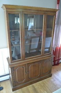 Large Wood Large China Hutch Cabinet Cupboard & Sideboard/Buff​et