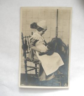 RPPC GIRL POLISHES SHOES MUSTERSC​HUTZ EARL 1900S