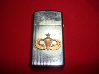 Year 1975 Slim Zippo Lighter, US Army Senior PARACHUTIST Metal Badge