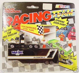 Racing Champions Team Transporter 1992 Rick Mast Majik #1 Mini Stock 