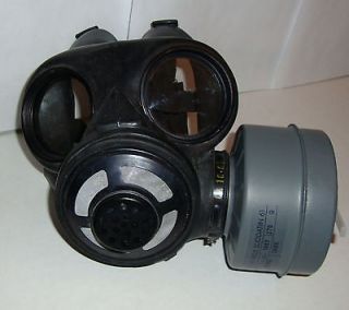 NEW Canadian C 3 M69 Gas Mask & One 60mm SEALED NBC Filter/Caniste​r 