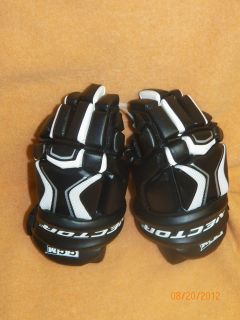 New CCM Vector 5.0 11 junior ice hockey gloves