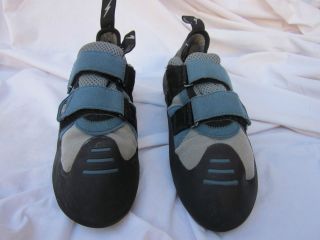   used mens size US 10.5 Womens 11.5 Evolv Evo rock climbing shoes