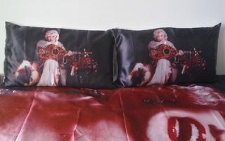 Marilyn Monroe Christmas Collectible Rare Bedding pair of Pillow 