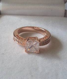 New Rose Gold Plated Amazing CZ Ring Cubic Zirconia Ring size 6, 7, 8