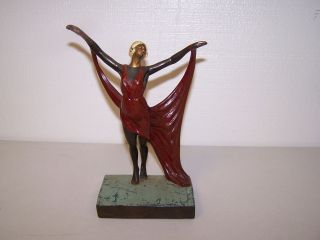 VINTAGE ART DECO BRONZE FIGURINE LADY WITH HER ARMS OUTSTRETCHED