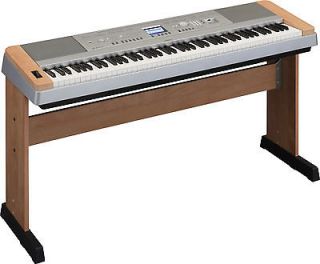 Yamaha DGX 640 Portable Digital Grand Piano (Cherry Finish)