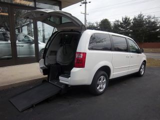 Dodge  Grand Caravan 4dr Wgn SE Viewpoint Rear Entry Wheelchair Van 